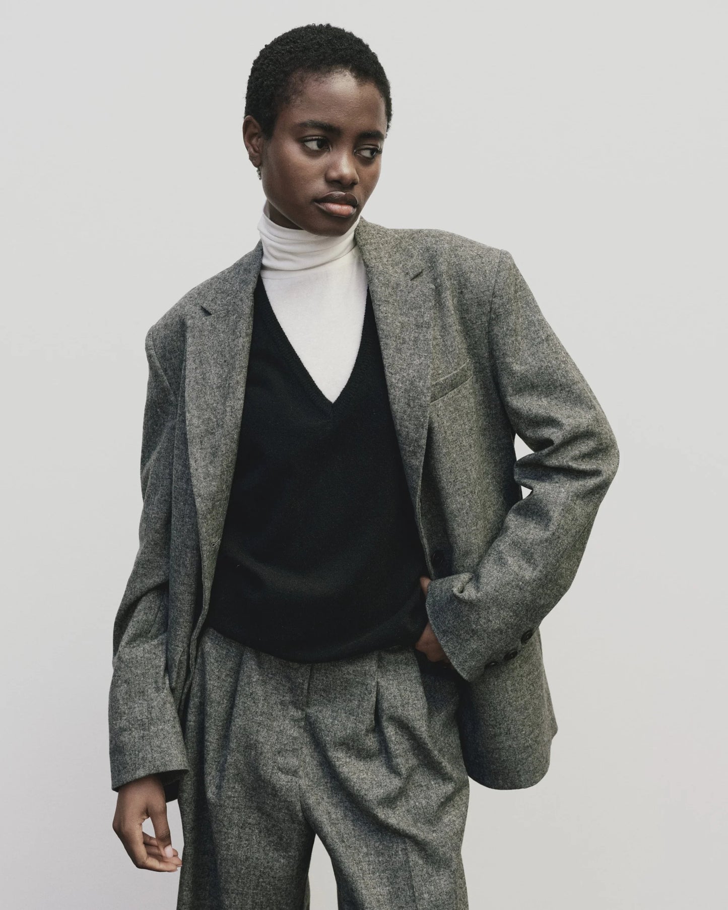 Cashmere Blend V-Neck - Gray