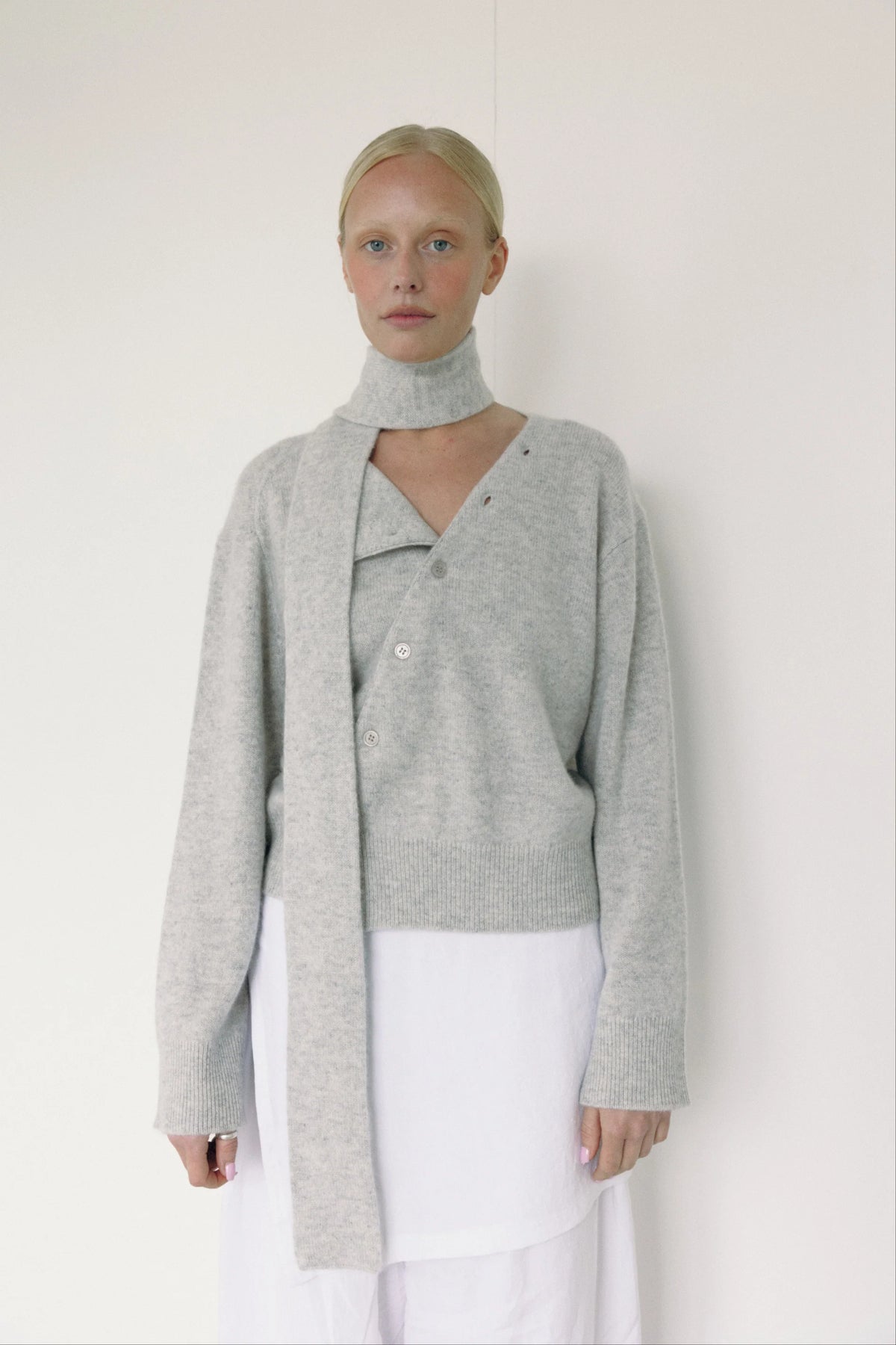 The Asymmetric Cashmere Knit — Grey
