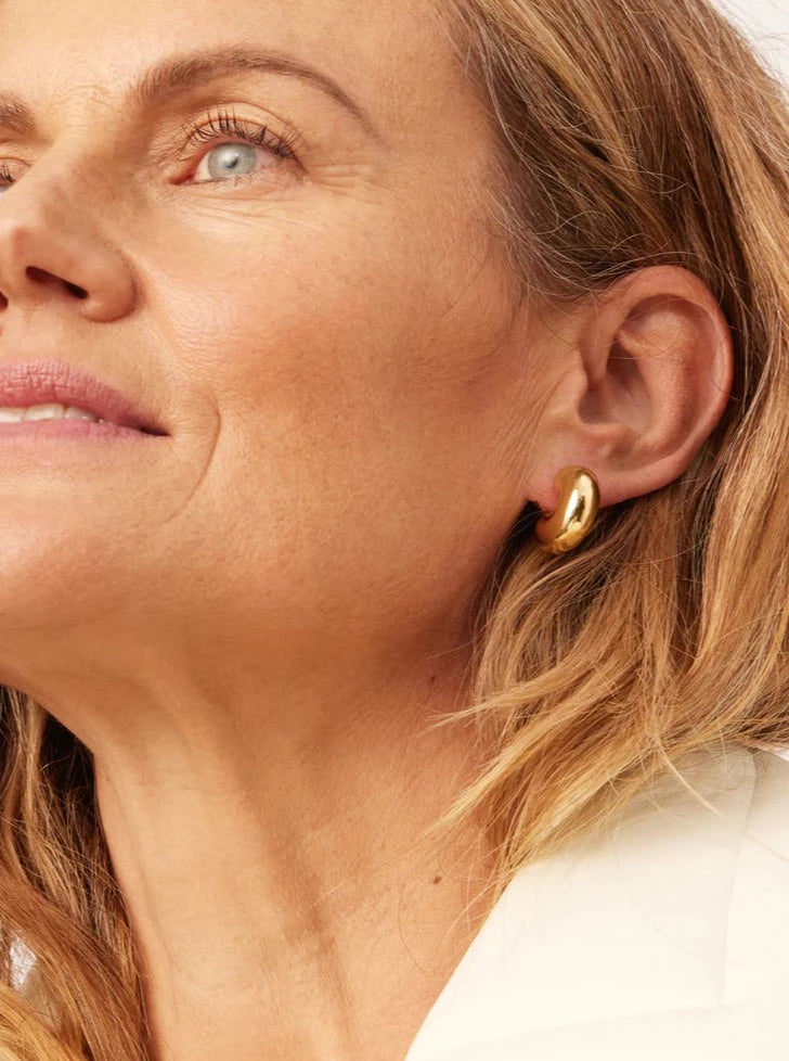 Jenny Bird Medium Tome Hoops - Gold