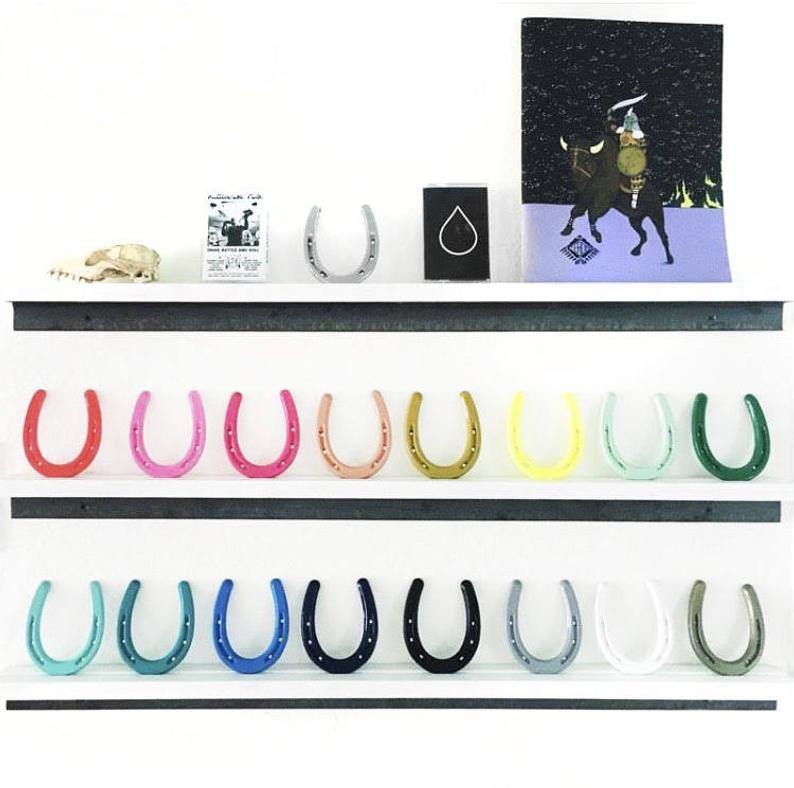 Cast & Crew lucky horseshoe - Vincent Park - {{shop.address.city}} {{ shop.address.country }}