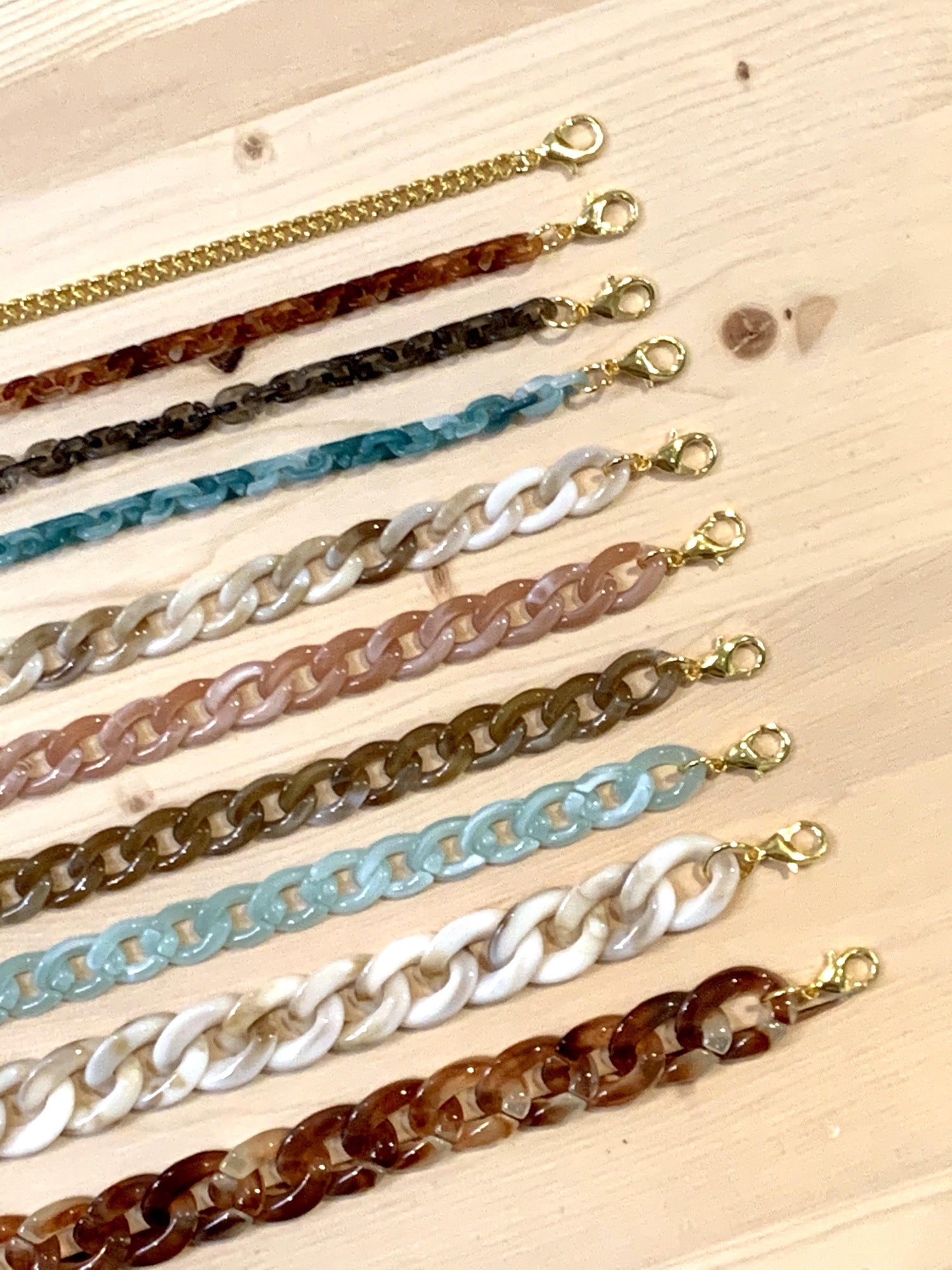 Mask Chains - Vincent Park - {{shop.address.city}} {{ shop.address.country }}