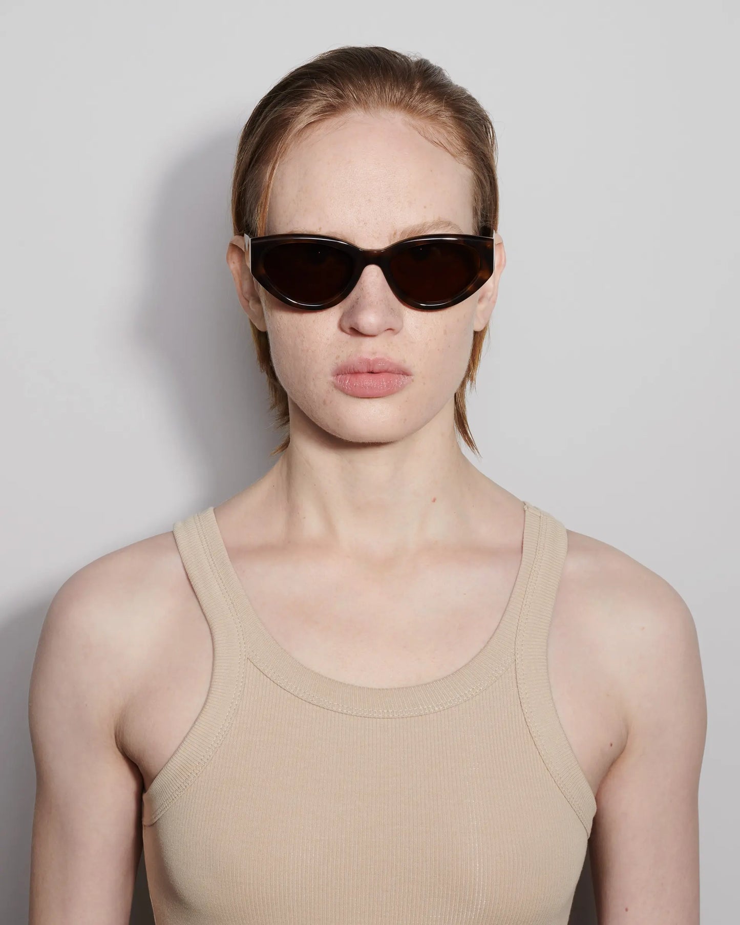 Chimi 06 sunglasses - Tortoise - Vincent Park - {{shop.address.city}} {{ shop.address.country }}