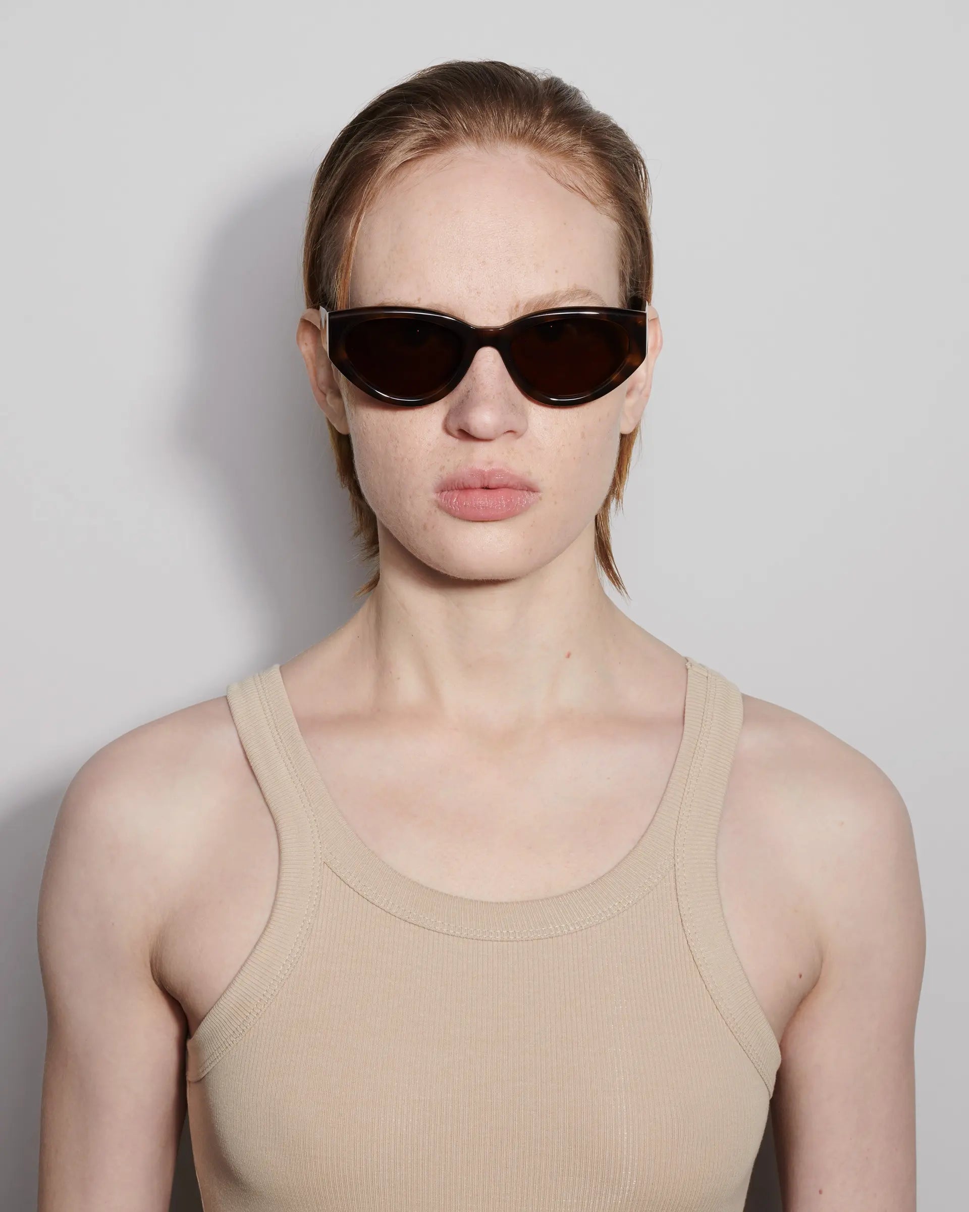 Chimi 06 sunglasses - Tortoise - Vincent Park - {{shop.address.city}} {{ shop.address.country }}