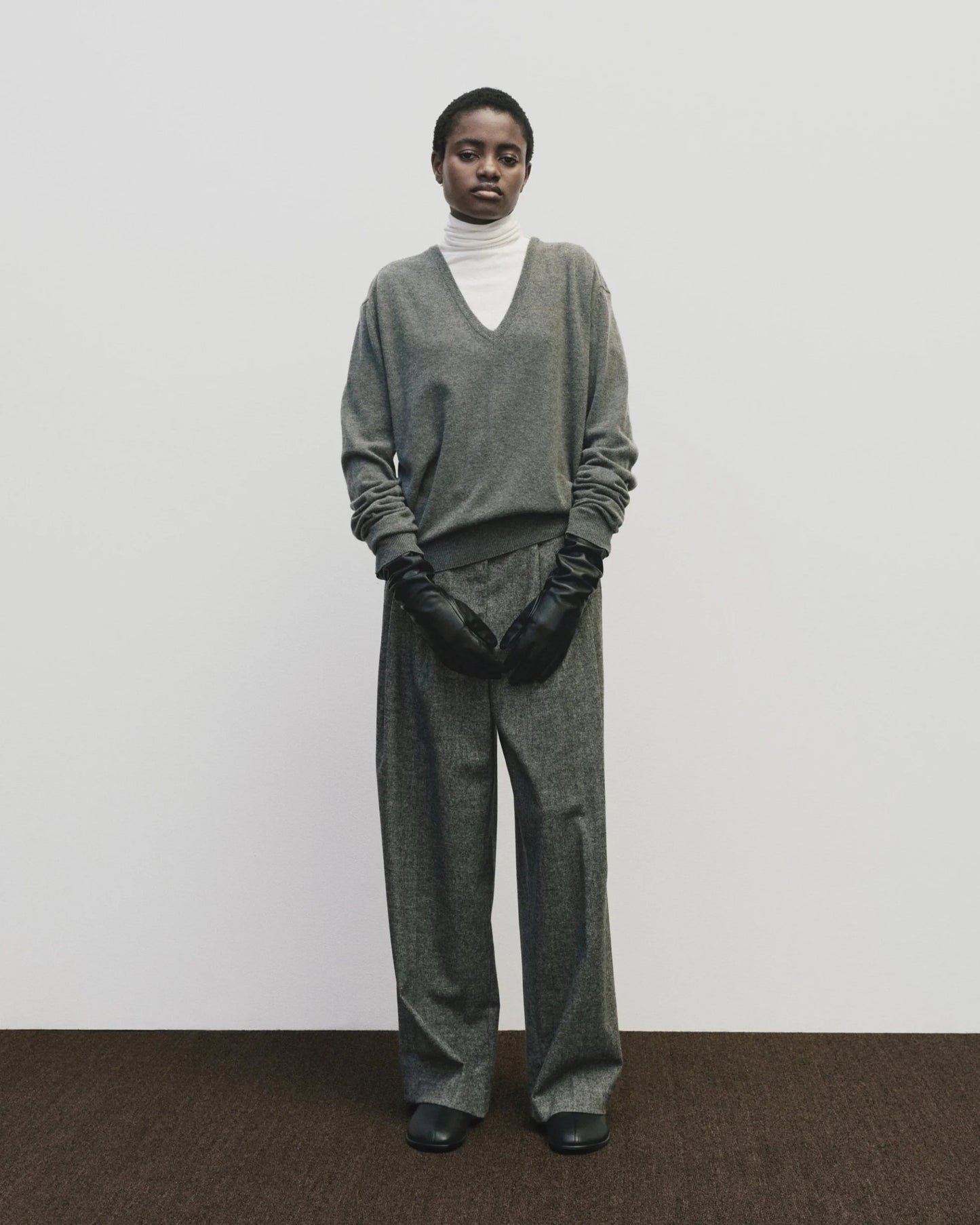 Cashmere Blend V-Neck - Gray