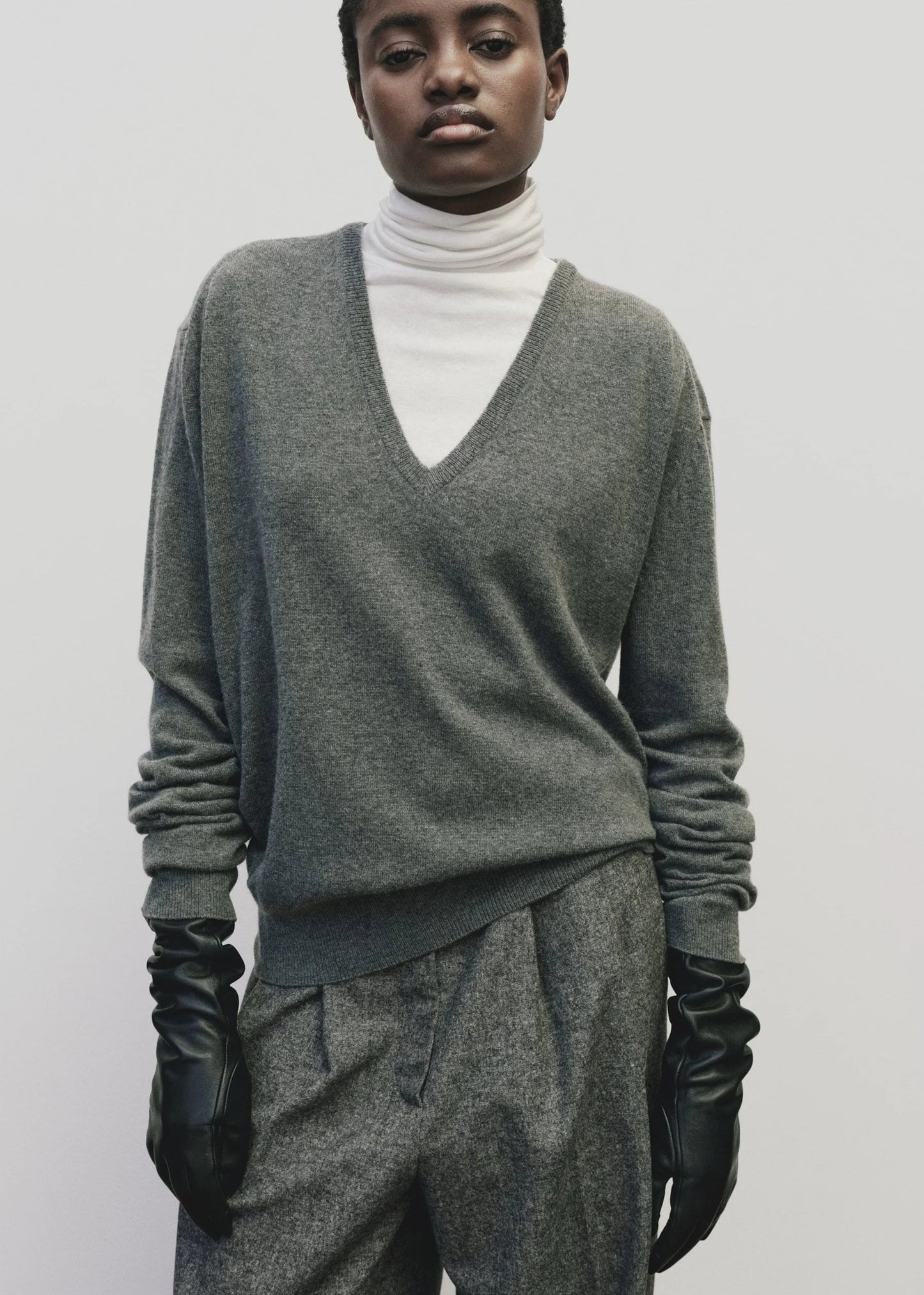 Cashmere Blend V-Neck - Gray