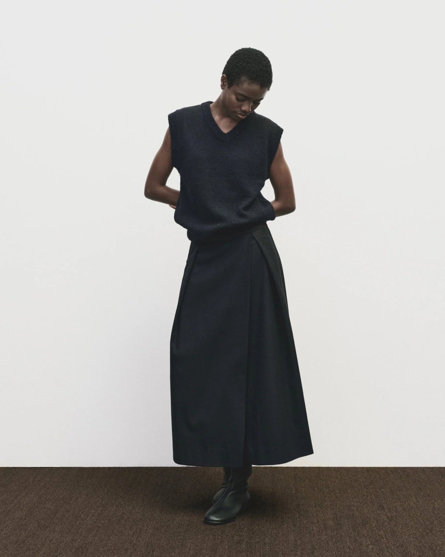 Wool Blend V-Neck Vest — Navy