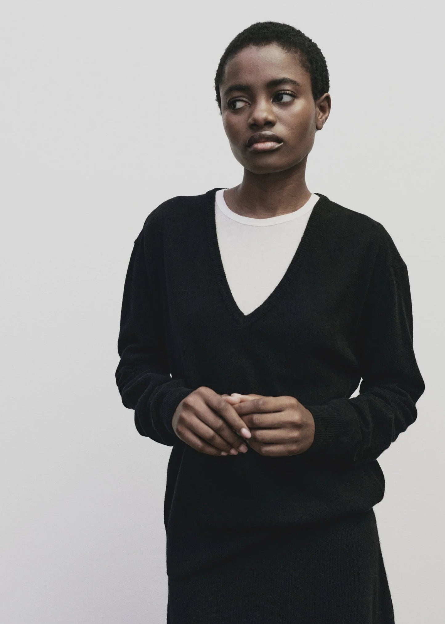 Cashmere Blend V-Neck - Black