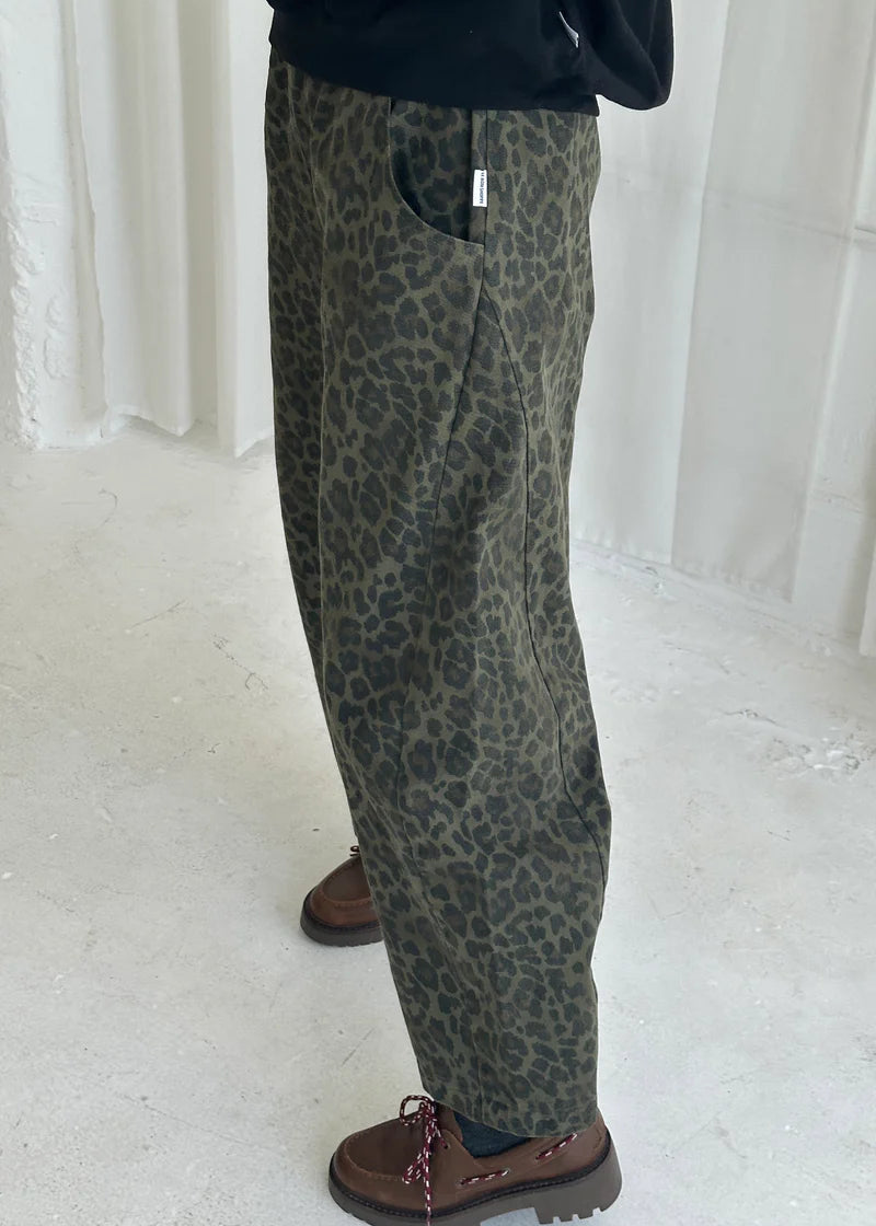 Arc Pant - Fern Leopard