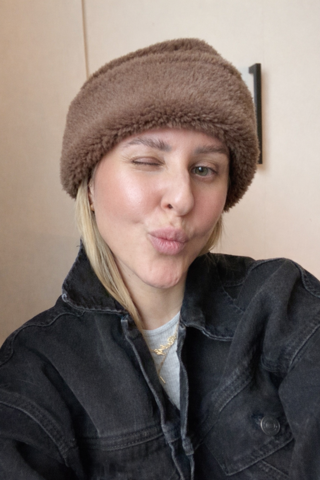 Bern Toque — Chocolate