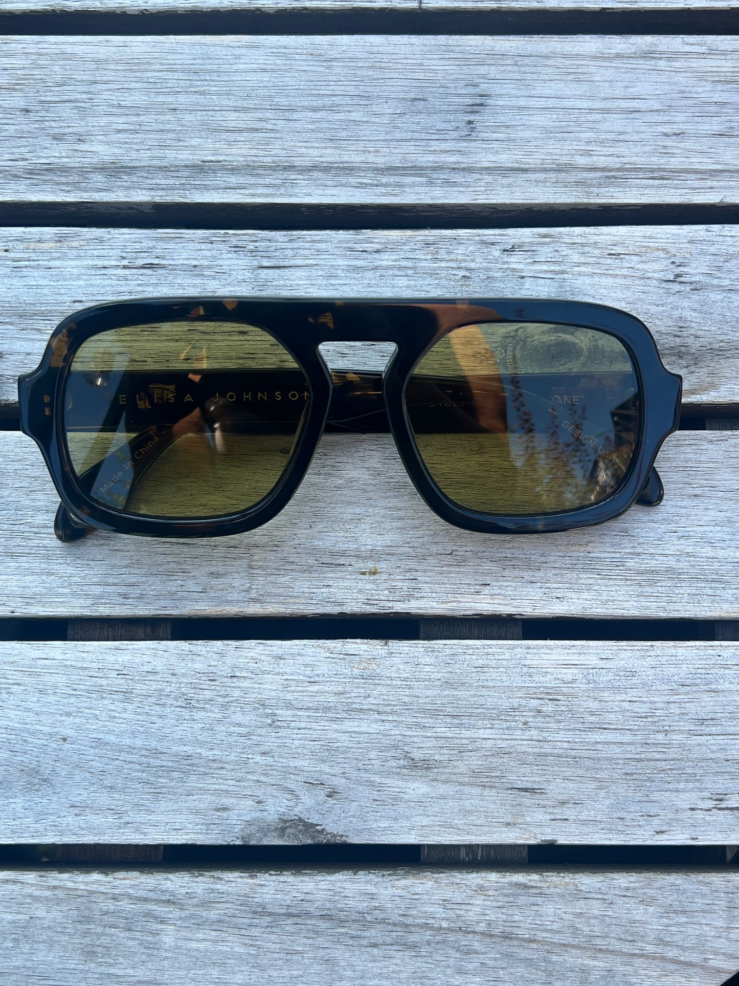 Jane Sunglasses - Dark Tortoise Olive Lens
