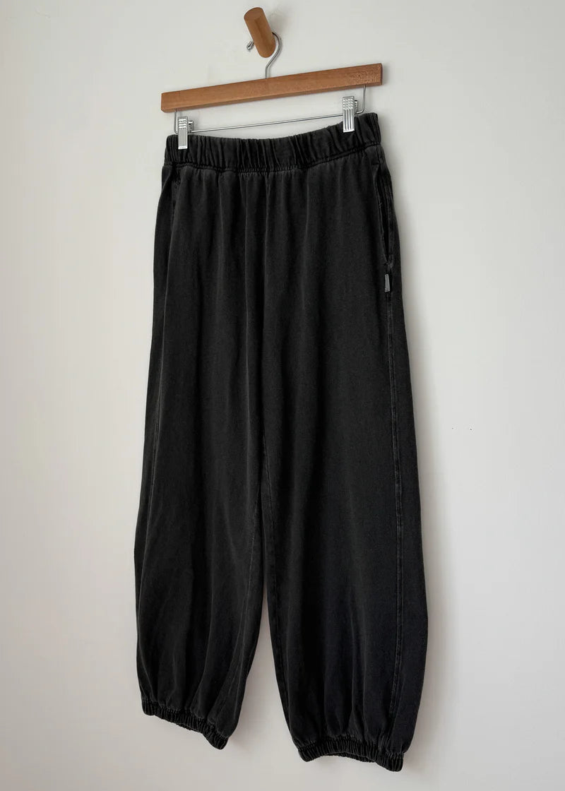 Balloon Pants - Almost Black