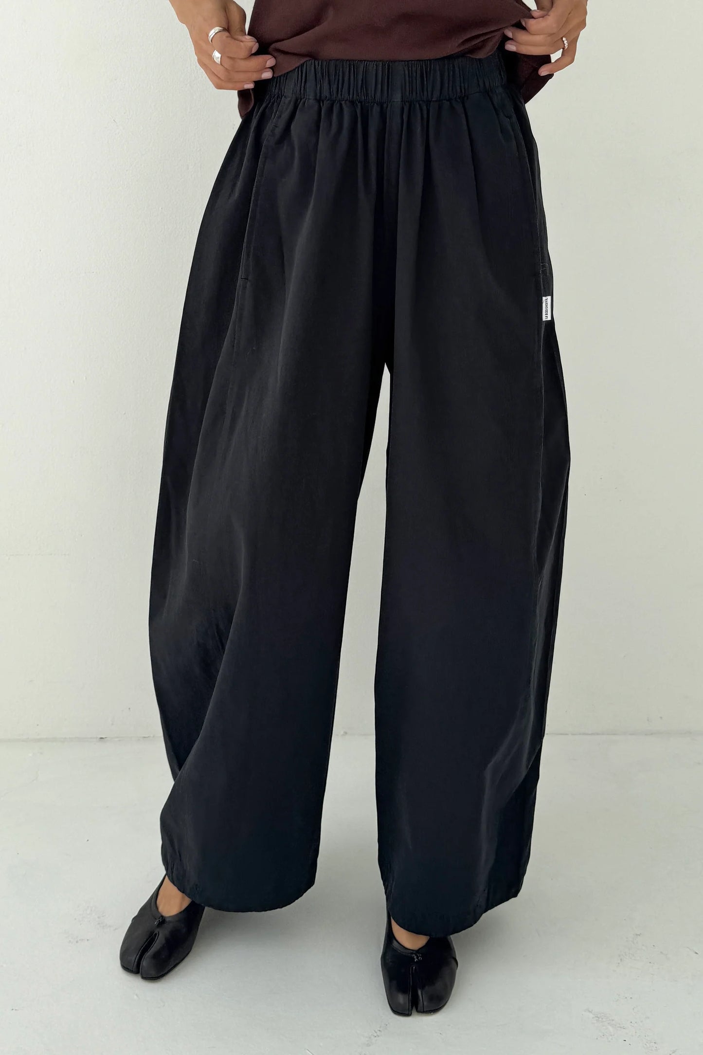 Parachute Pants — Black