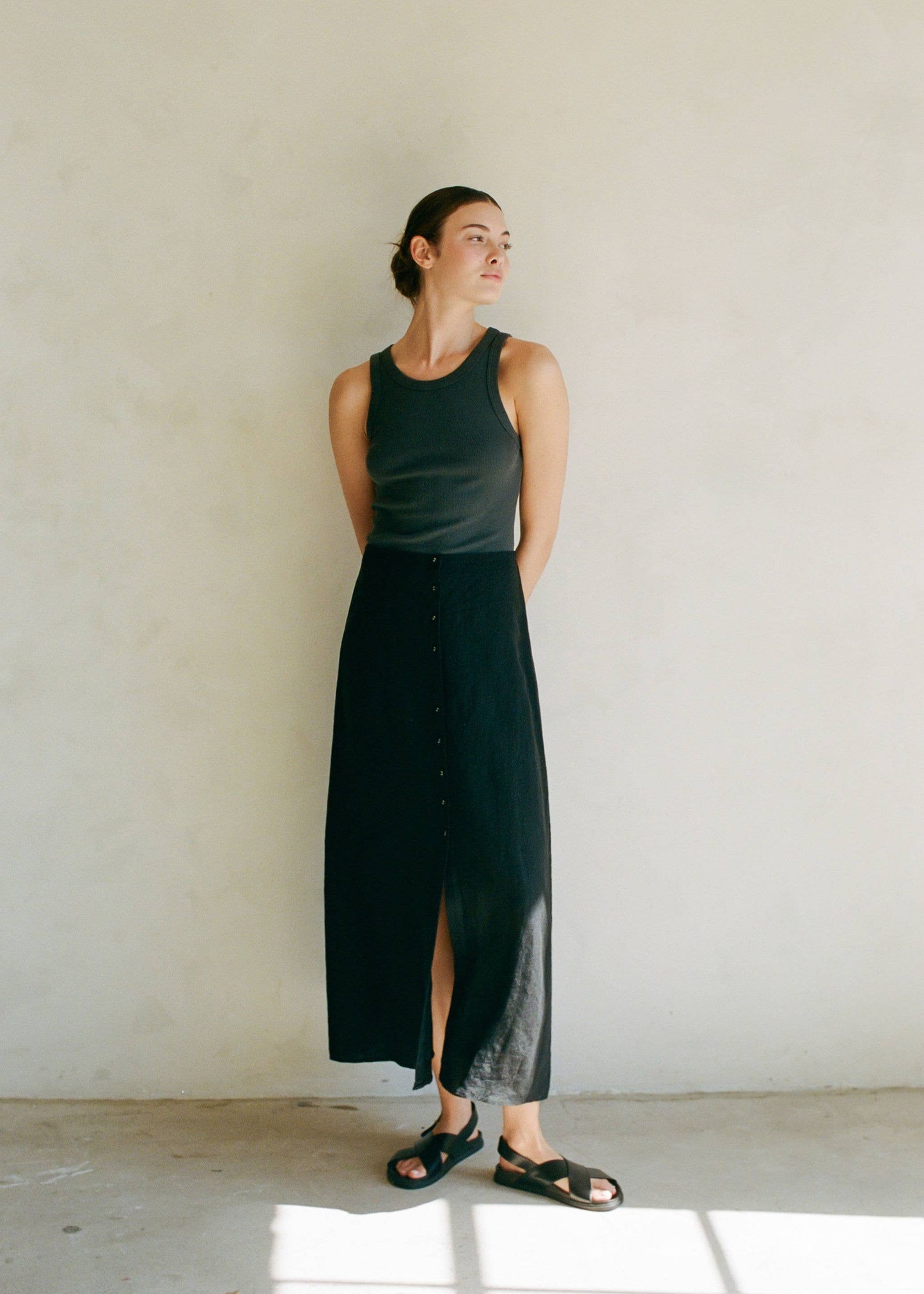 Linen Button Down Midi Skirt - Black