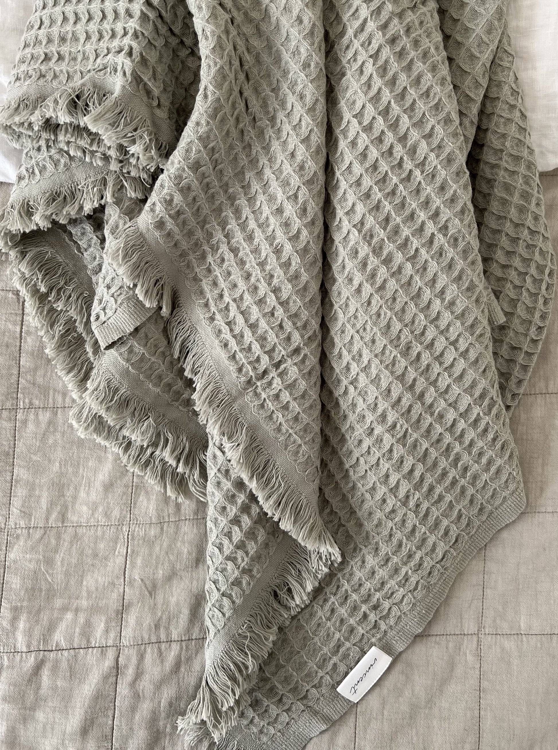 The Anywhere Throw - Desert Sage - Vincent Park - {{shop.address.city}} {{ shop.address.country }}