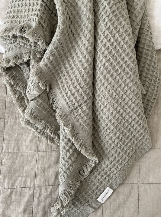 The Anywhere Throw - Desert Sage - Vincent Park - {{shop.address.city}} {{ shop.address.country }}