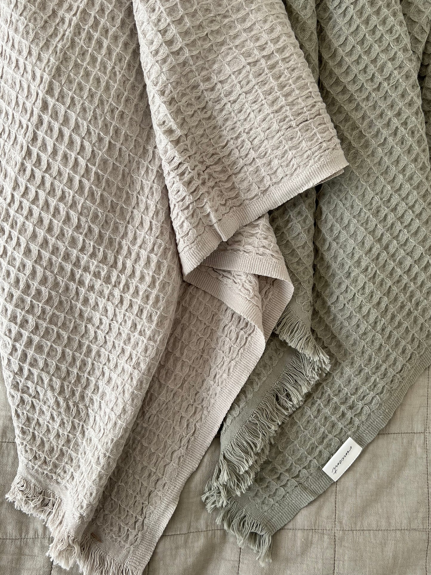 The Anywhere Throw - Desert Sage - Vincent Park - {{shop.address.city}} {{ shop.address.country }}