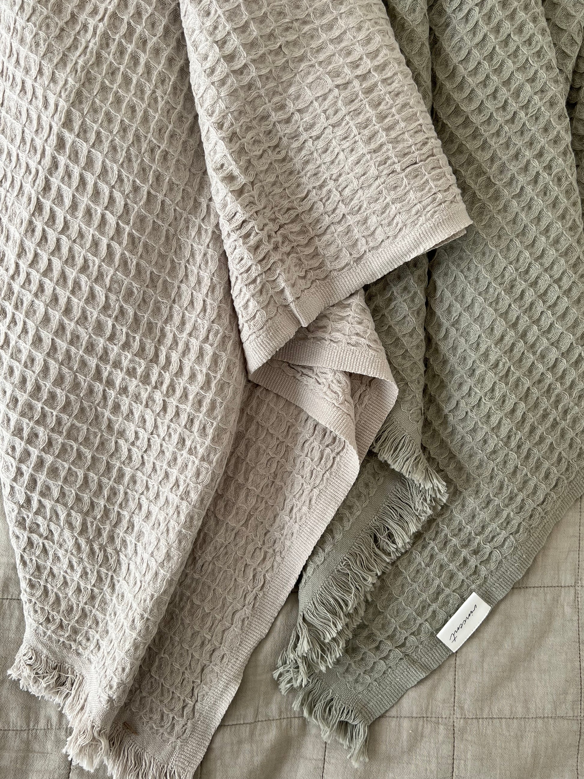 The Anywhere Throw - Desert Sage - Vincent Park - {{shop.address.city}} {{ shop.address.country }}