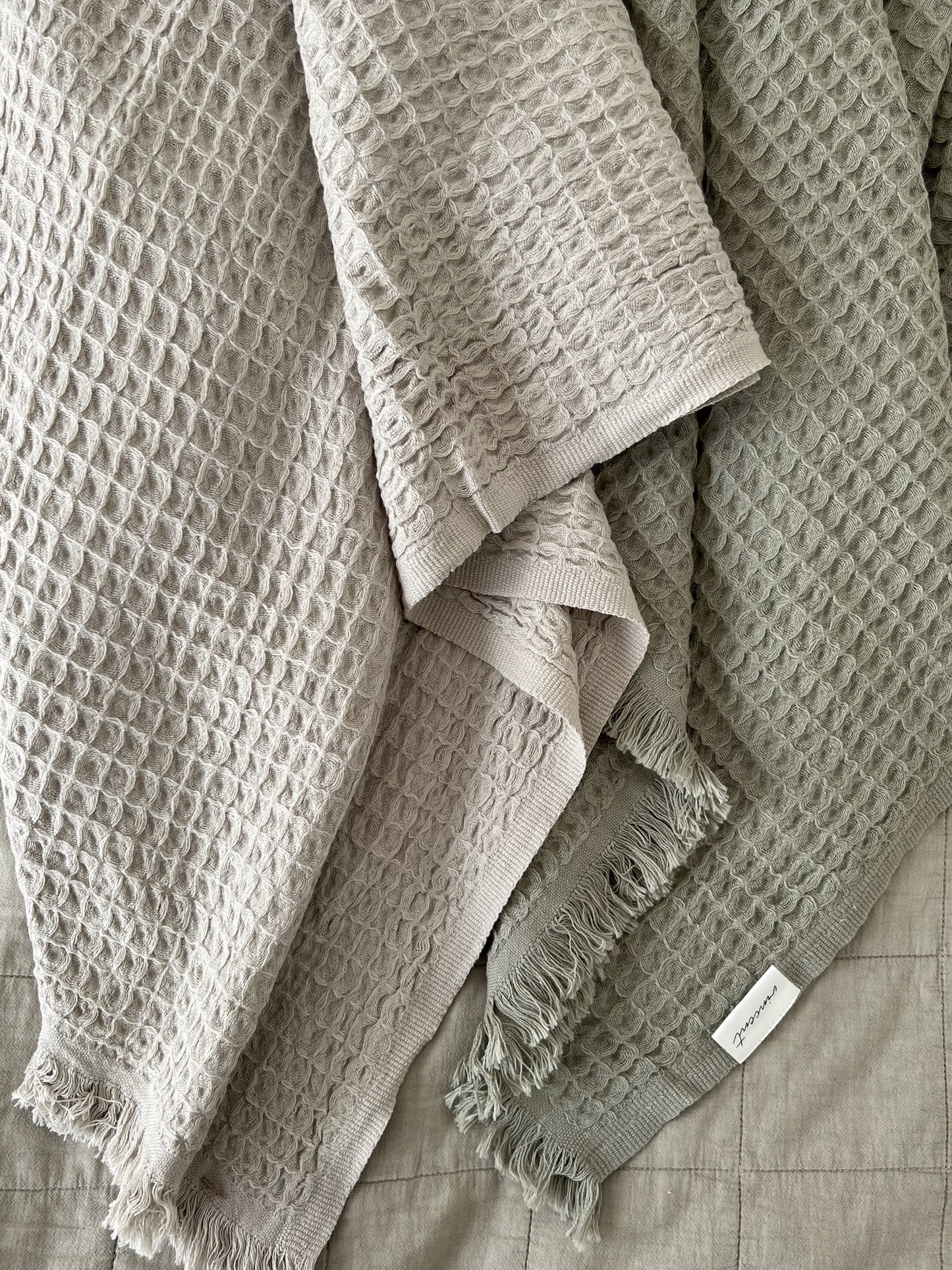 The Anywhere Throw - Stone - Vincent Park - {{shop.address.city}} {{ shop.address.country }}