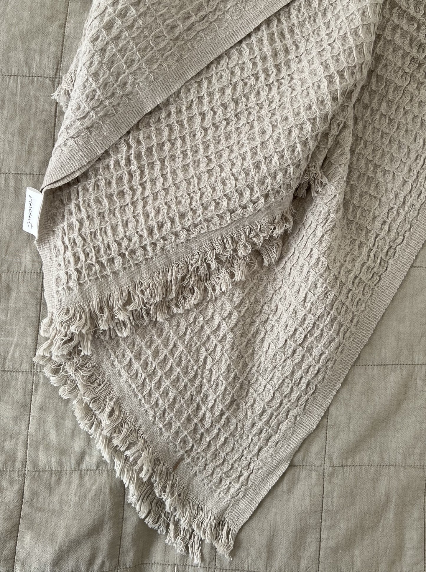 The Anywhere Throw - Stone - Vincent Park - {{shop.address.city}} {{ shop.address.country }}