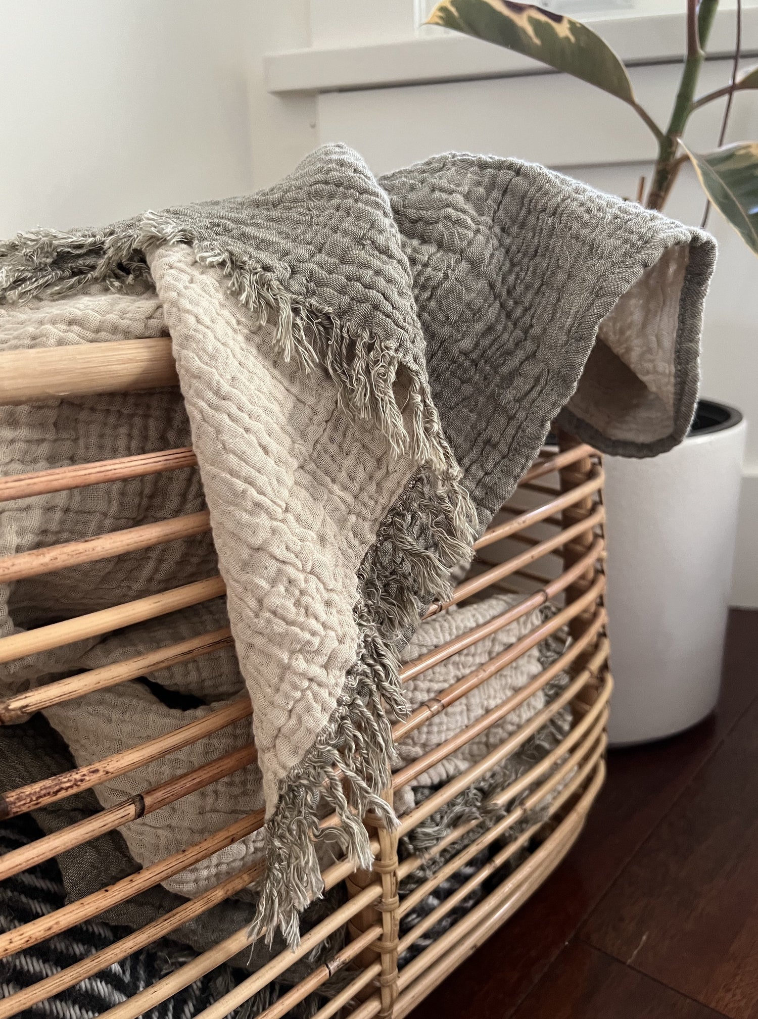 The All Night Blanket - Olive Grey - Vincent Park - {{shop.address.city}} {{ shop.address.country }}