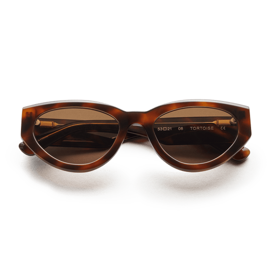 Chimi 06 sunglasses - Tortoise - Vincent Park - {{shop.address.city}} {{ shop.address.country }}